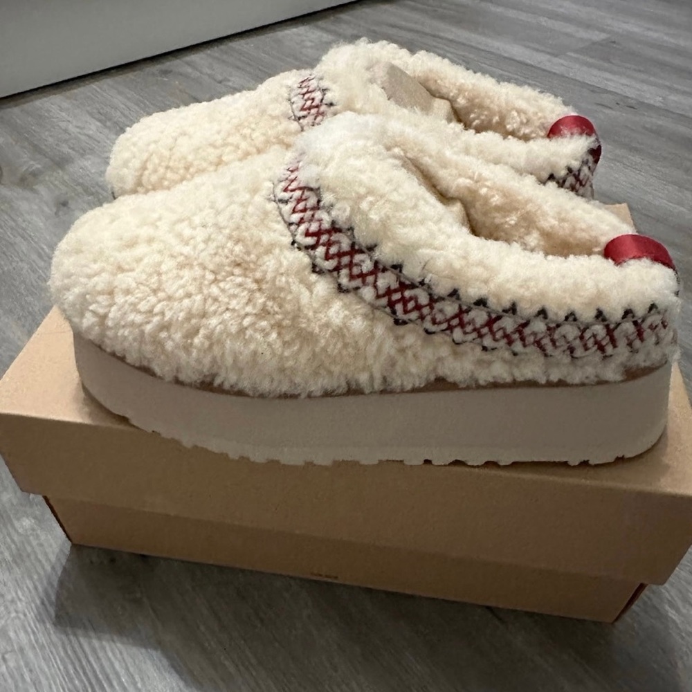 UGG Tasman Braid  (women’s platform tasman slipper)-Cream